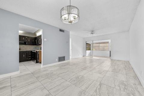 Tiny photo for 811 Salem Lane, Lake Worth, FL 33467 (MLS # R11131020)