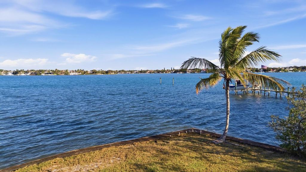 Photo of 953 Thayer Lane, Jupiter, FL 33458 (MLS # R11155633)