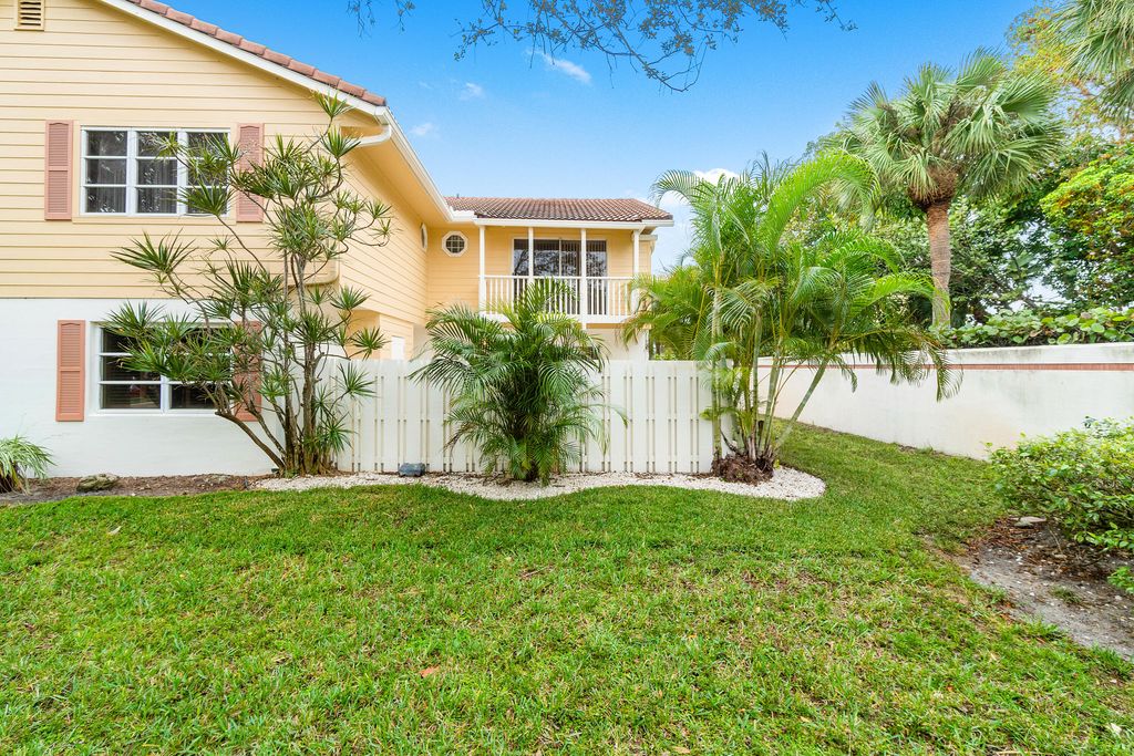 Photo of 158 Seabreeze Circle, Jupiter, FL 33477 (MLS # R10949752)