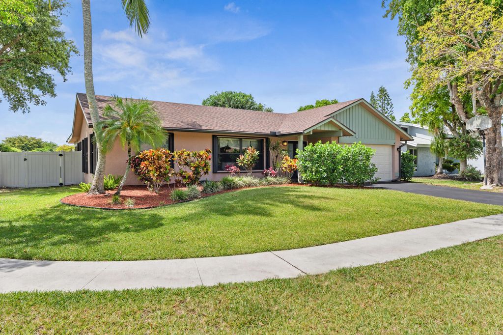 Photo of 11280 Woodchuck Lane, Boca Raton, FL 33428 (MLS # R10986061)
