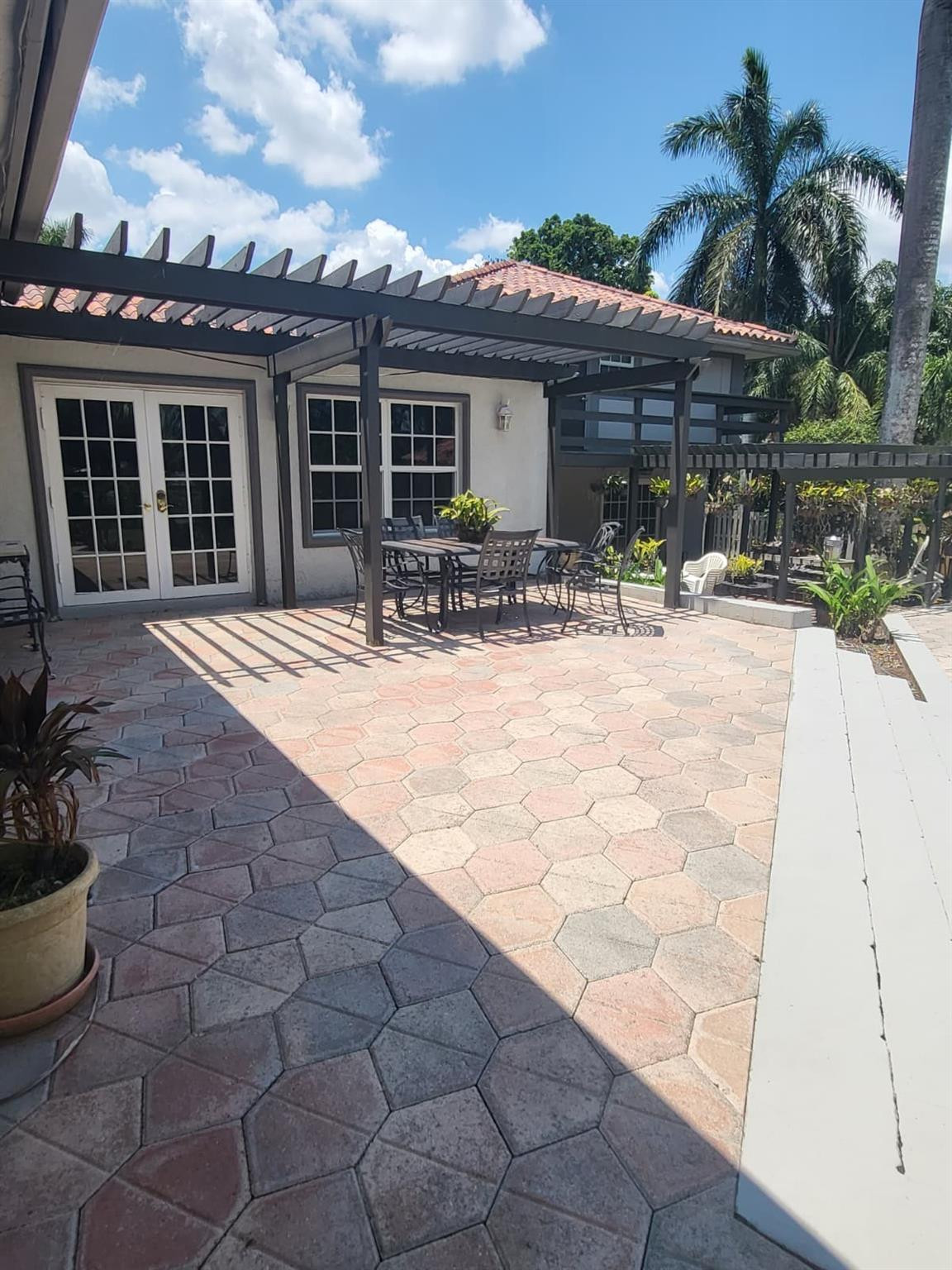 DAVIE FARMETTES - Residential