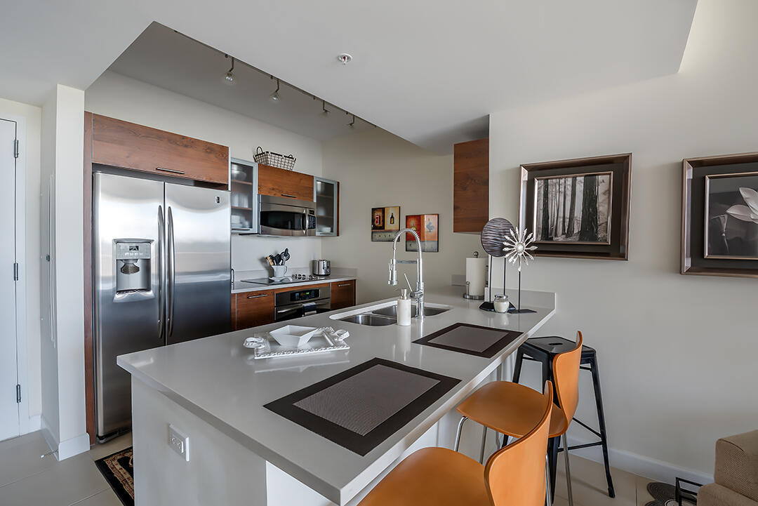 CITY PALMS CONDO - Residential Lease