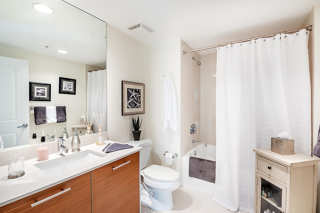 CITY PALMS CONDO - Residential Lease