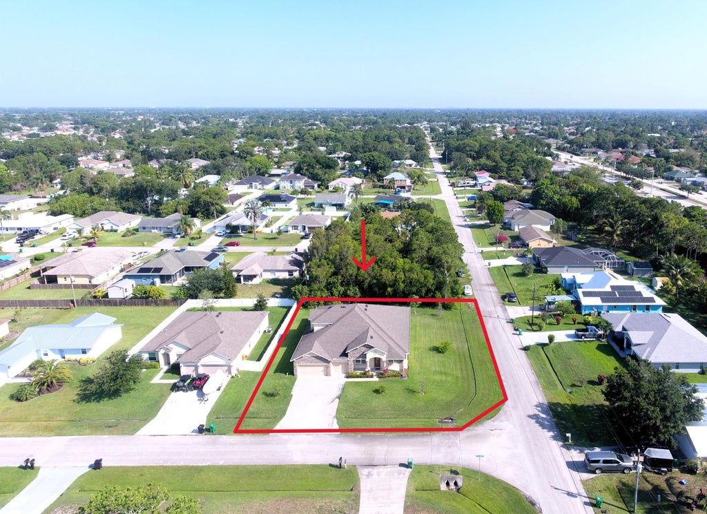 Photo of 101 SW Majestic Terrace, Port Saint Lucie, FL 34984 (MLS # R10988720)