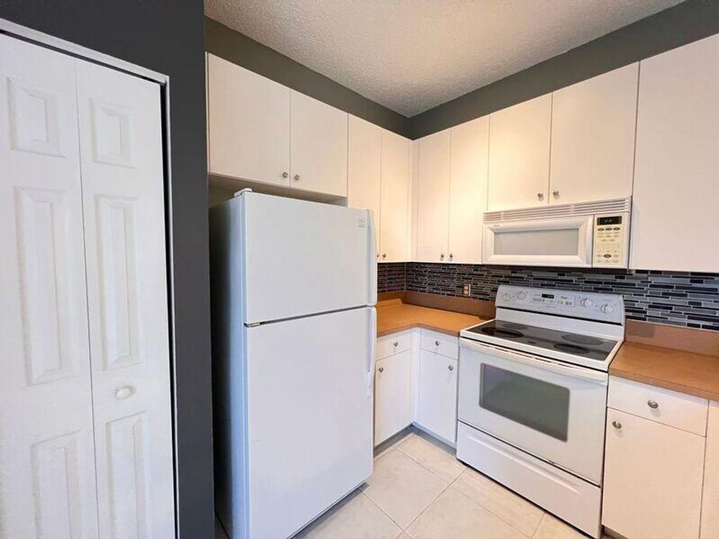 Photo of 117 Lighthouse Circle #J, Tequesta, FL 33469 (MLS # R11101078)