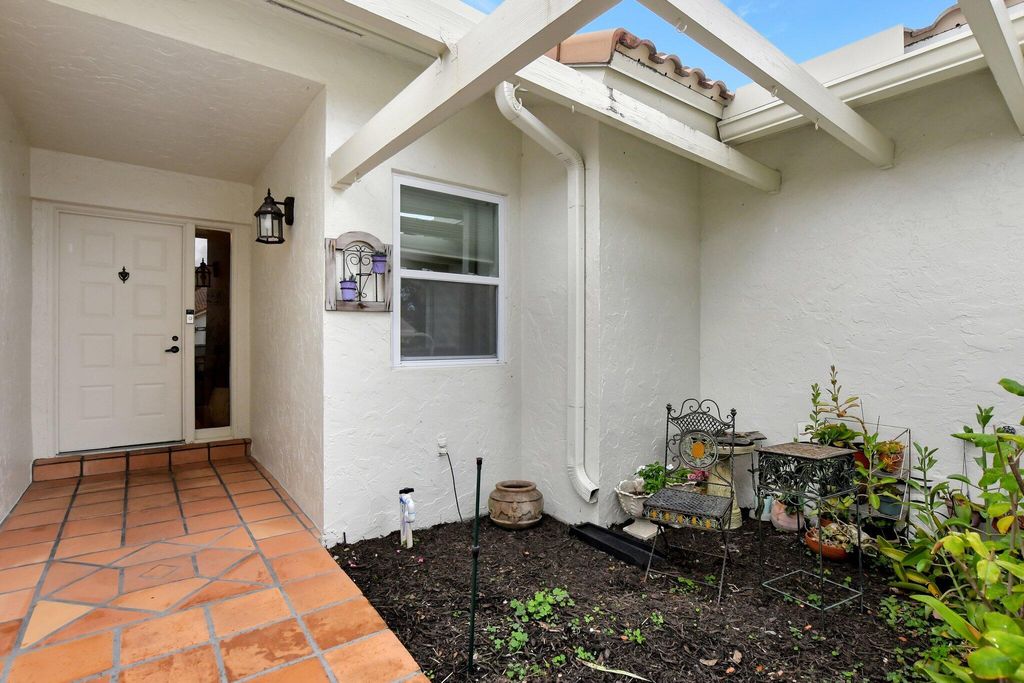 Photo of 21549 Coronado Avenue, Boca Raton, FL 33433 (MLS # R11047553)