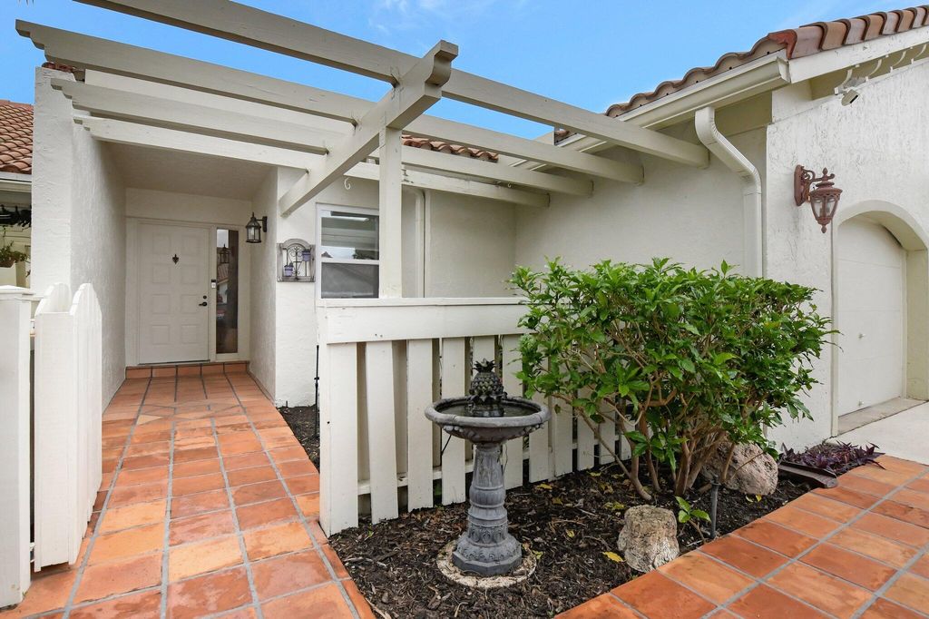 Photo of 21549 Coronado Avenue, Boca Raton, FL 33433 (MLS # R11047553)