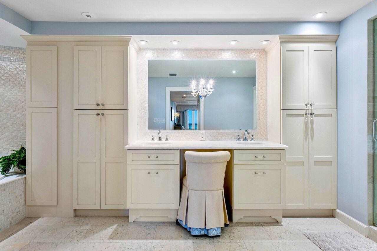 SAILFISH POINT - Residential