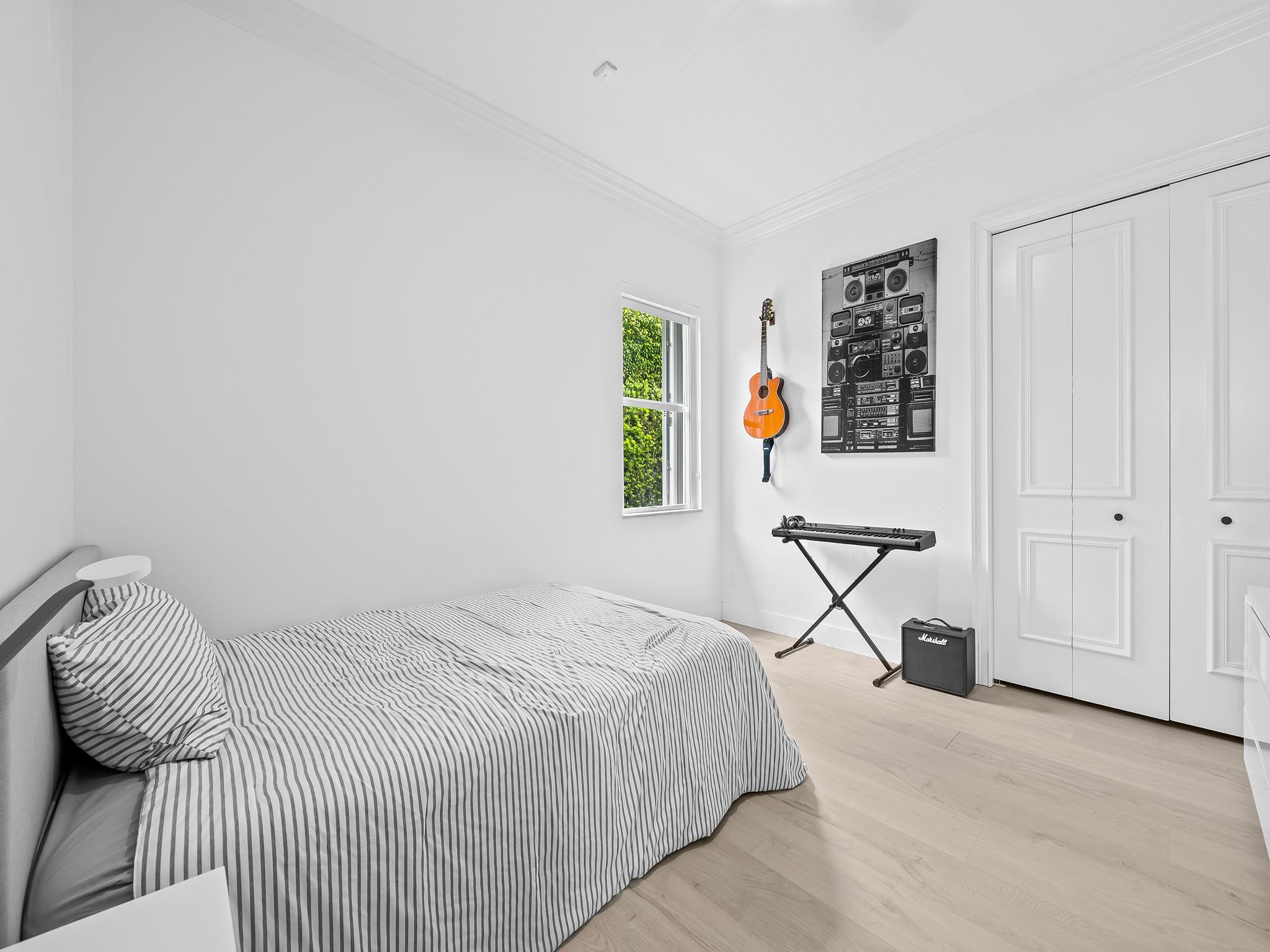 The Enclave 2nd Sec 156-8 - Residential