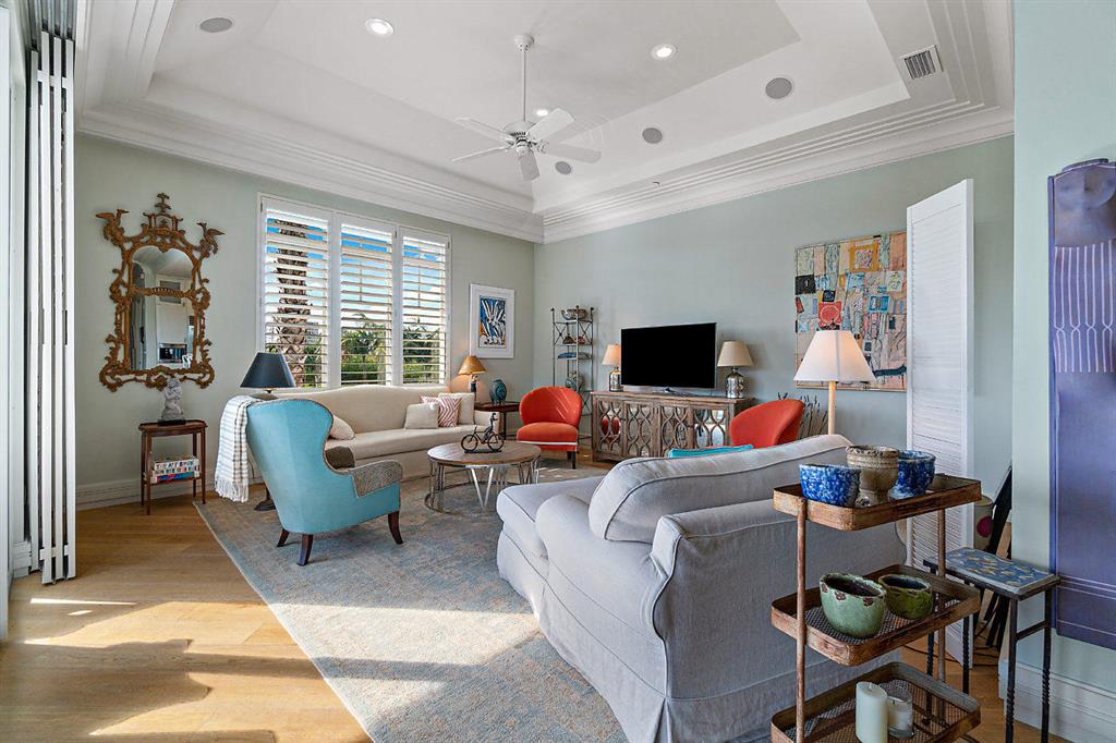 SEAGATE RESIDENCES CONDO - Residential