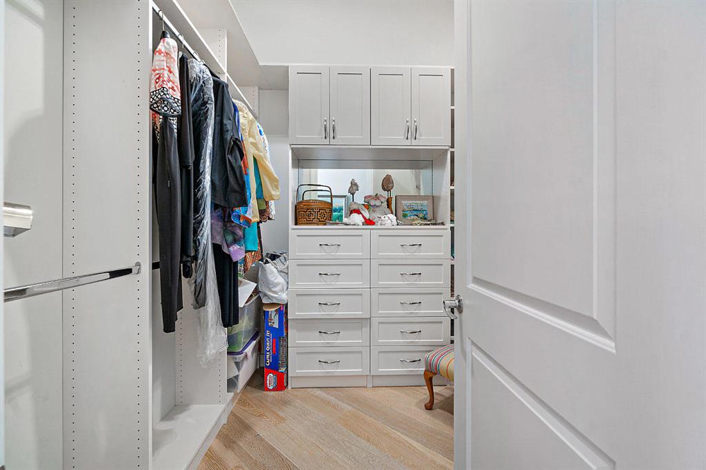 SEAGATE RESIDENCES CONDO - Residential