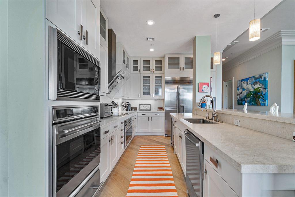 SEAGATE RESIDENCES CONDO - Residential