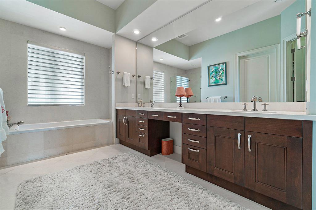 SEAGATE RESIDENCES CONDO - Residential