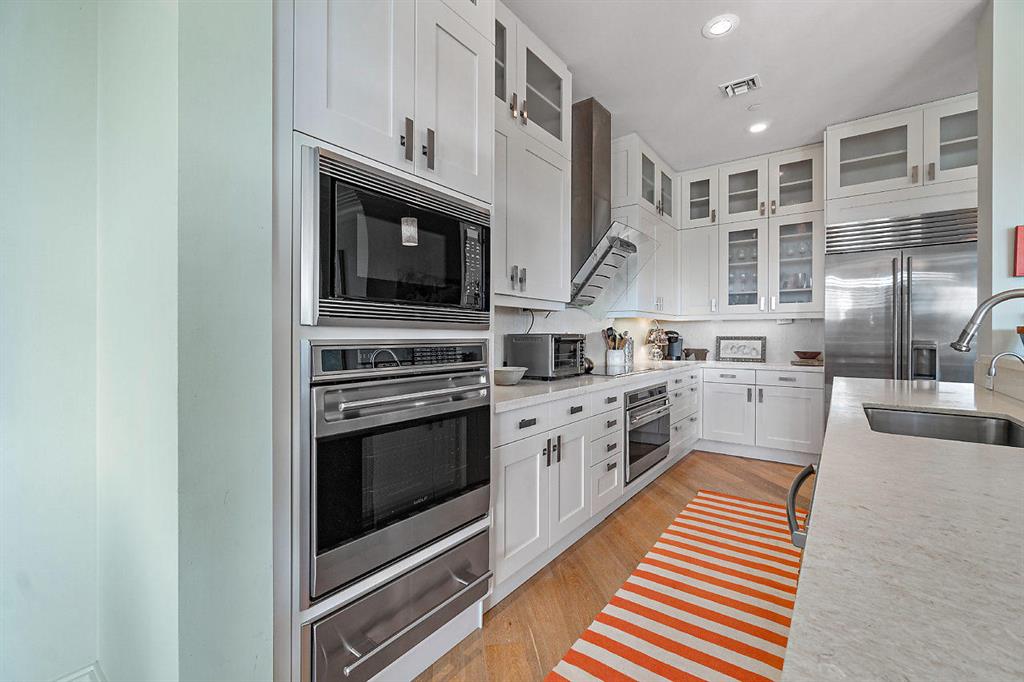 SEAGATE RESIDENCES CONDO - Residential