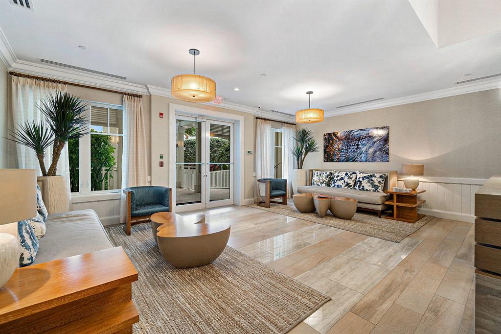 SEAGATE RESIDENCES CONDO - Residential