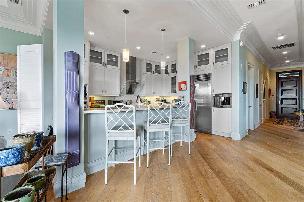 SEAGATE RESIDENCES CONDO - Residential