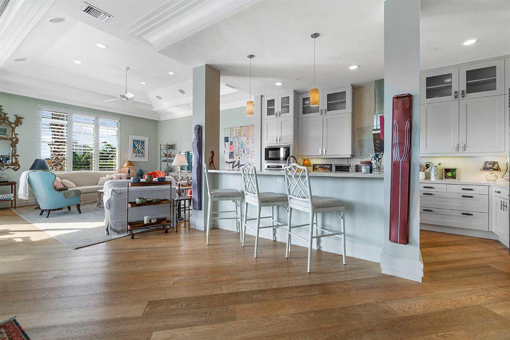 SEAGATE RESIDENCES CONDO - Residential