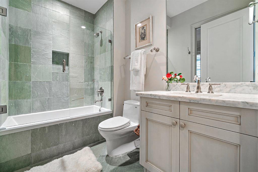 SEAGATE RESIDENCES CONDO - Residential