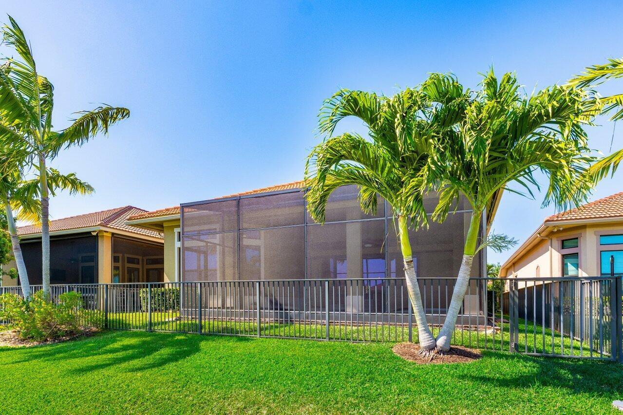 PARKLAND ROYALE - Residential Lease