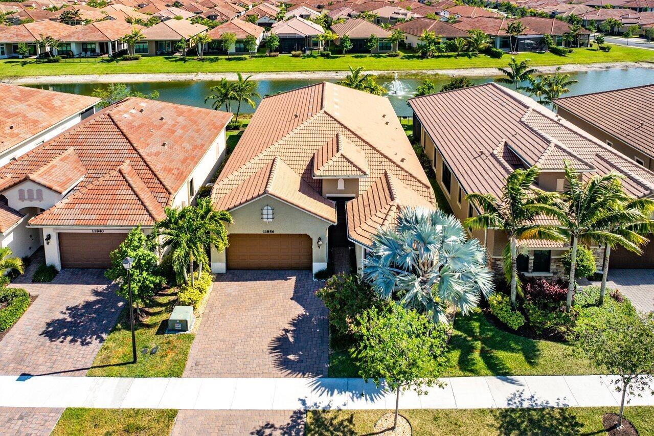 PARKLAND ROYALE - Residential Lease