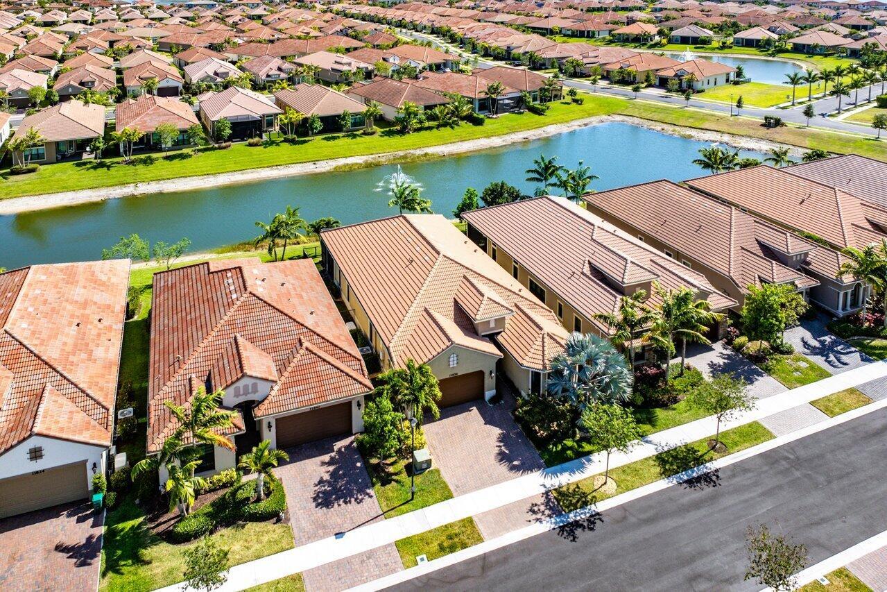 PARKLAND ROYALE - Residential Lease