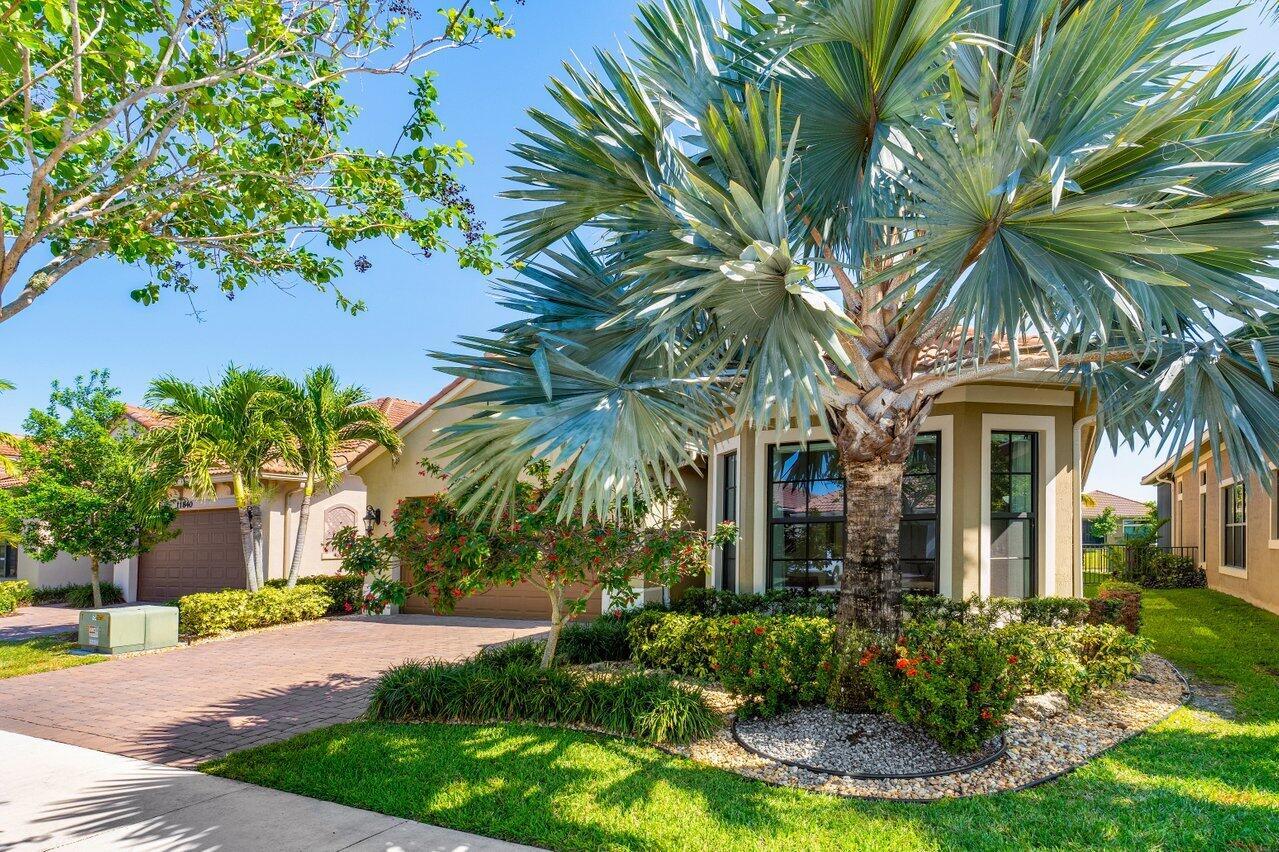 11856 Leon Circle N