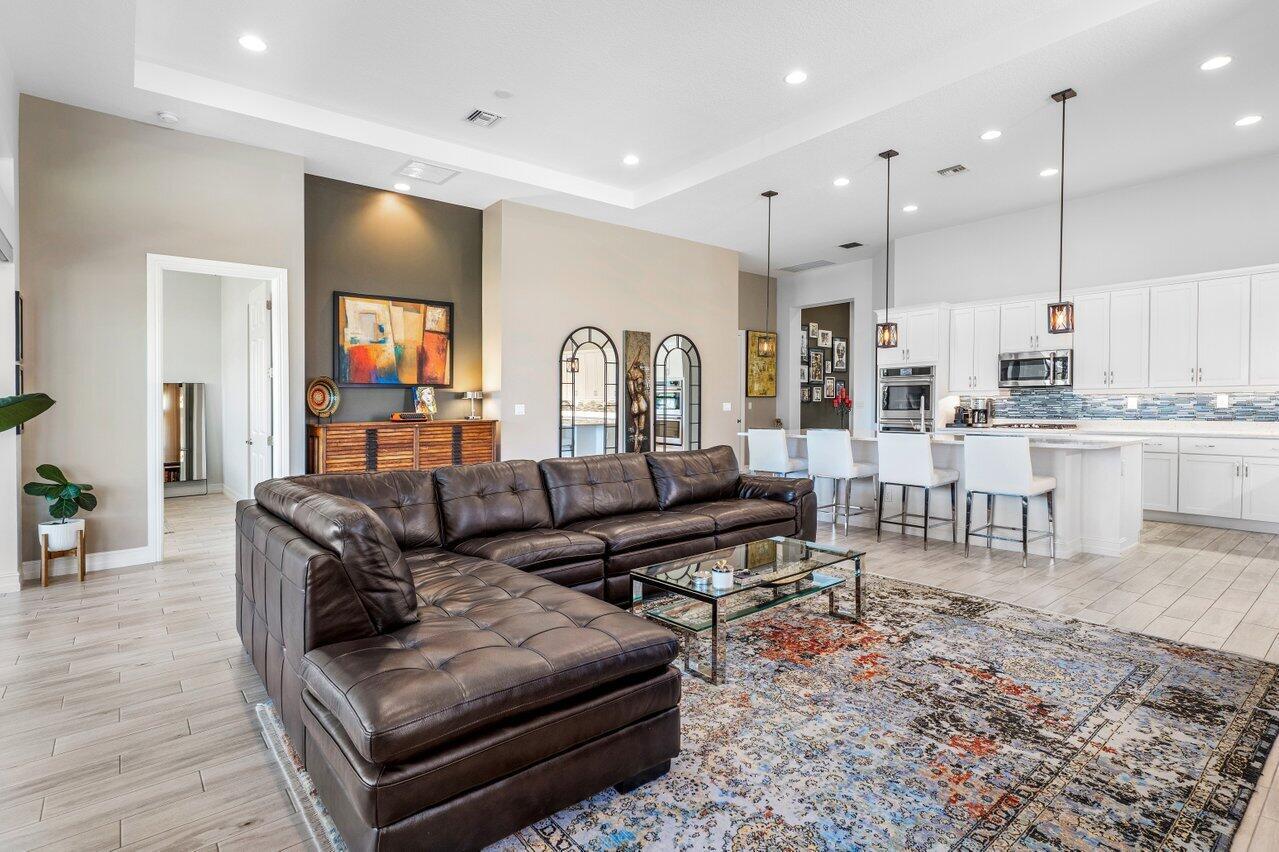PARKLAND ROYALE - Residential Lease