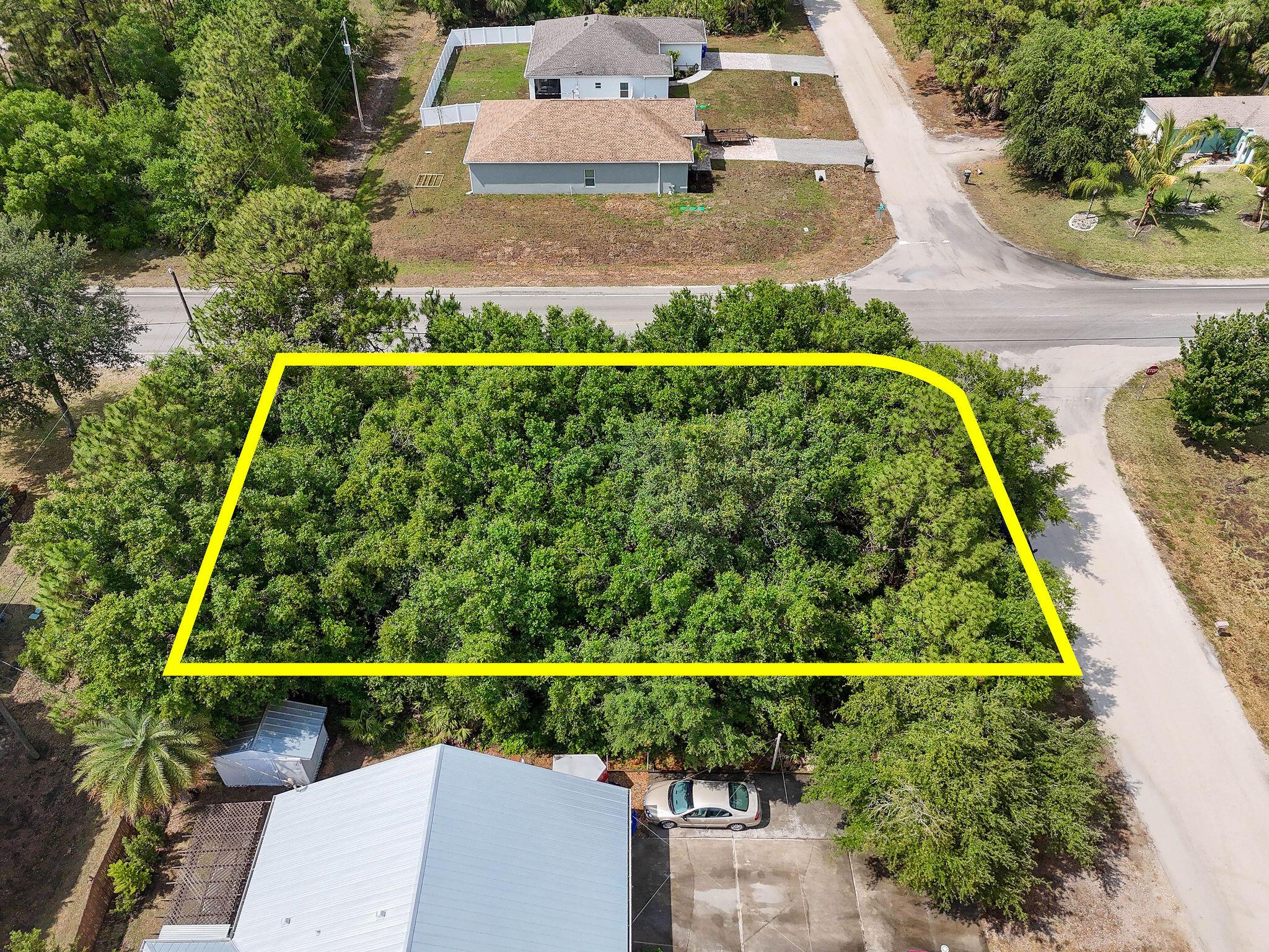 VERO LAKES ESTATES - Land