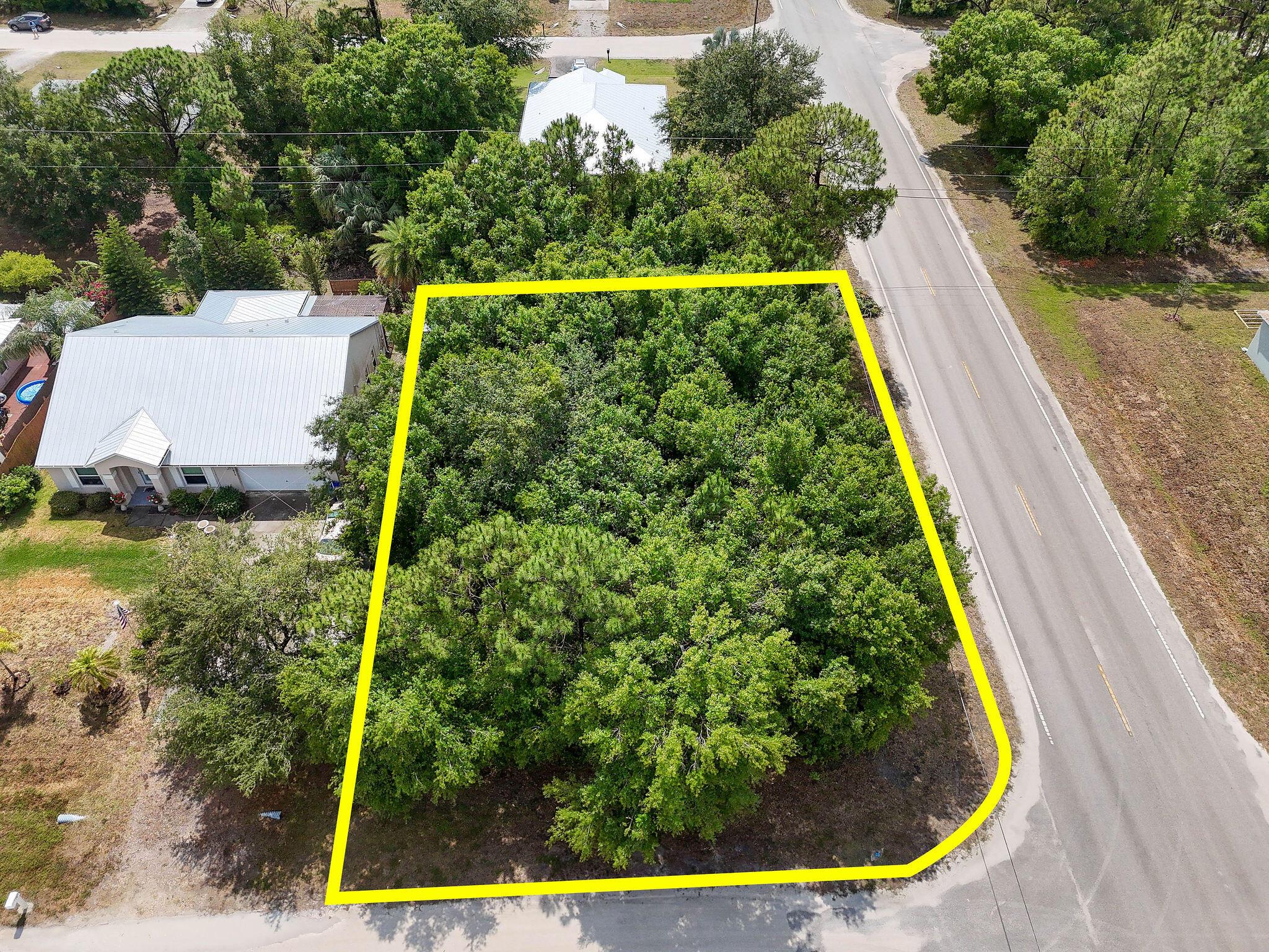 VERO LAKES ESTATES - Land