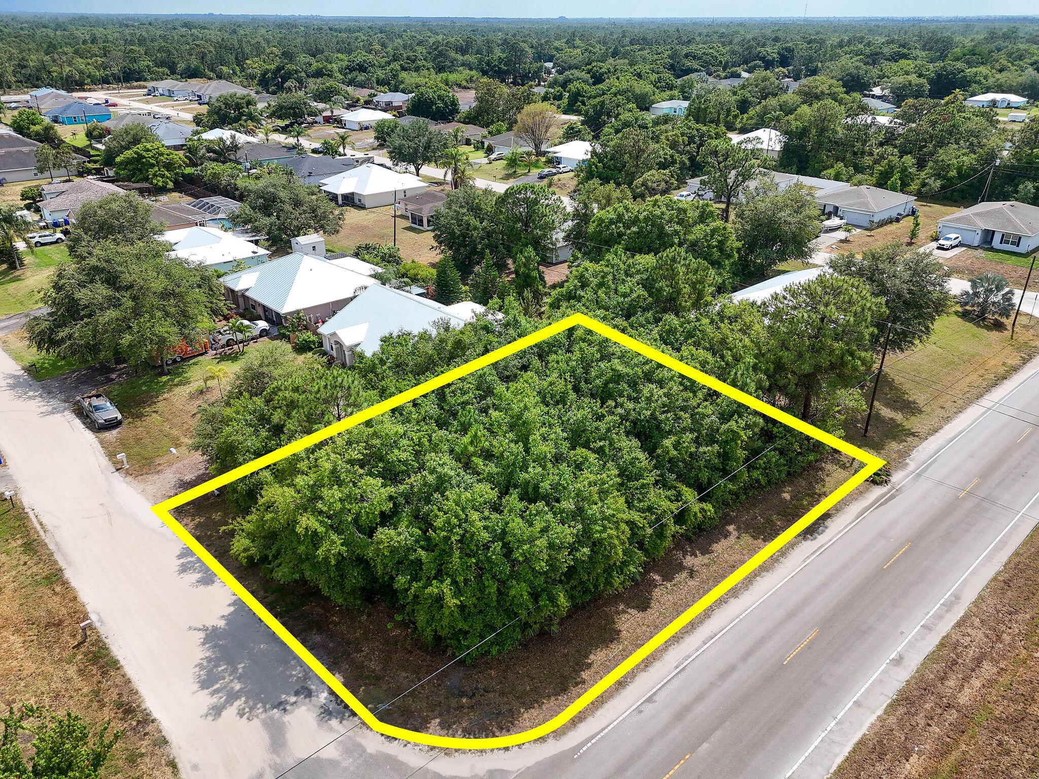 VERO LAKES ESTATES - Land