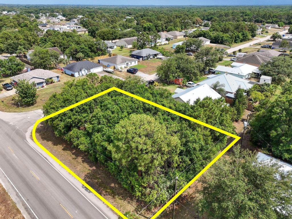 VERO LAKES ESTATES - Land