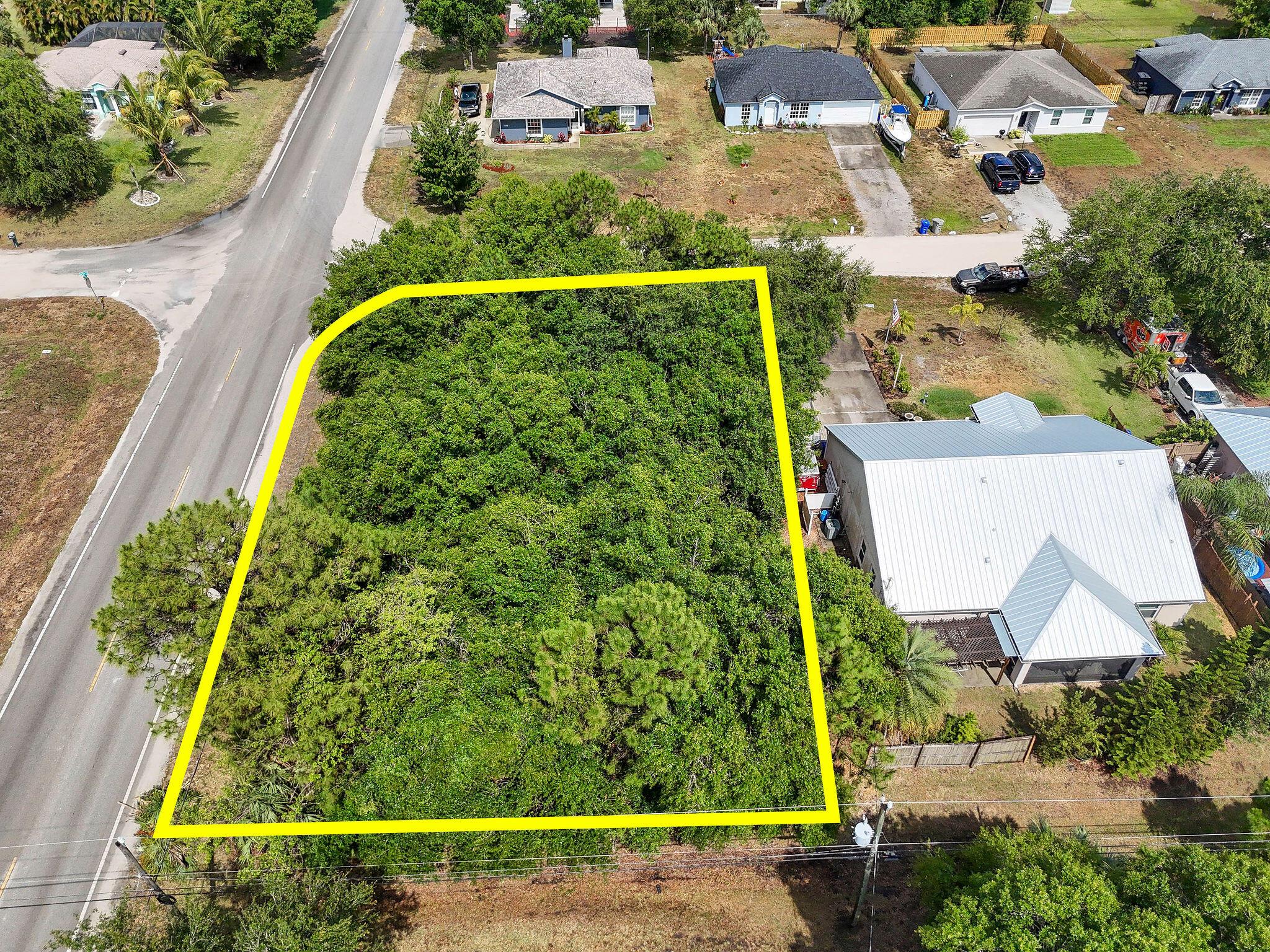 VERO LAKES ESTATES - Land