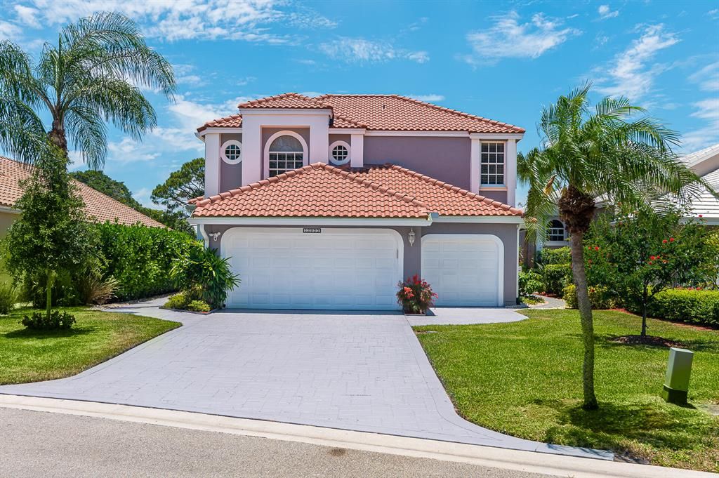 Photo of 12930 Oak Knoll Drive Dr, Palm Beach Gardens, FL 33418 (MLS # R10720955)