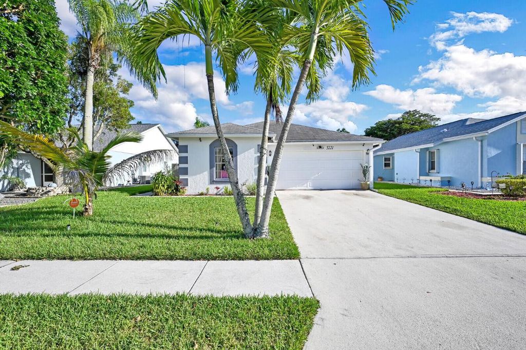 Photo of 5221 Arbor Glen Circle, Lake Worth, FL 33463 (MLS # R11154585)
