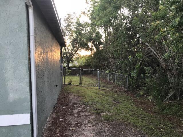 PORT ST LUCIE SECTION 4 - Residential Lease