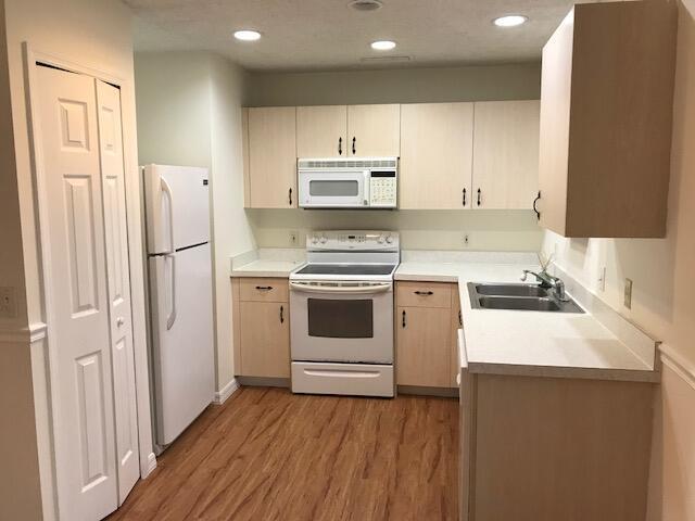 PORT ST LUCIE SECTION 4 - Residential Lease