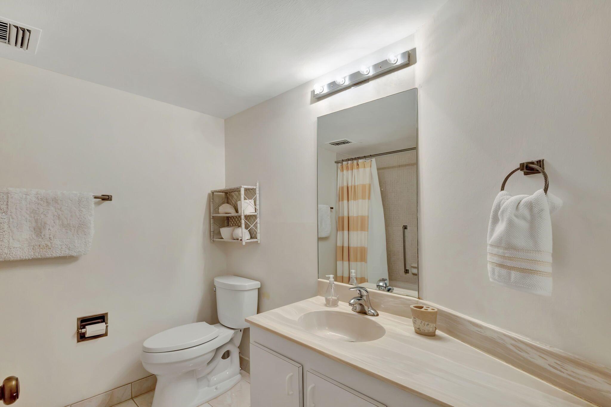 PHOENIX TOWERS CONDO - Residential Lease