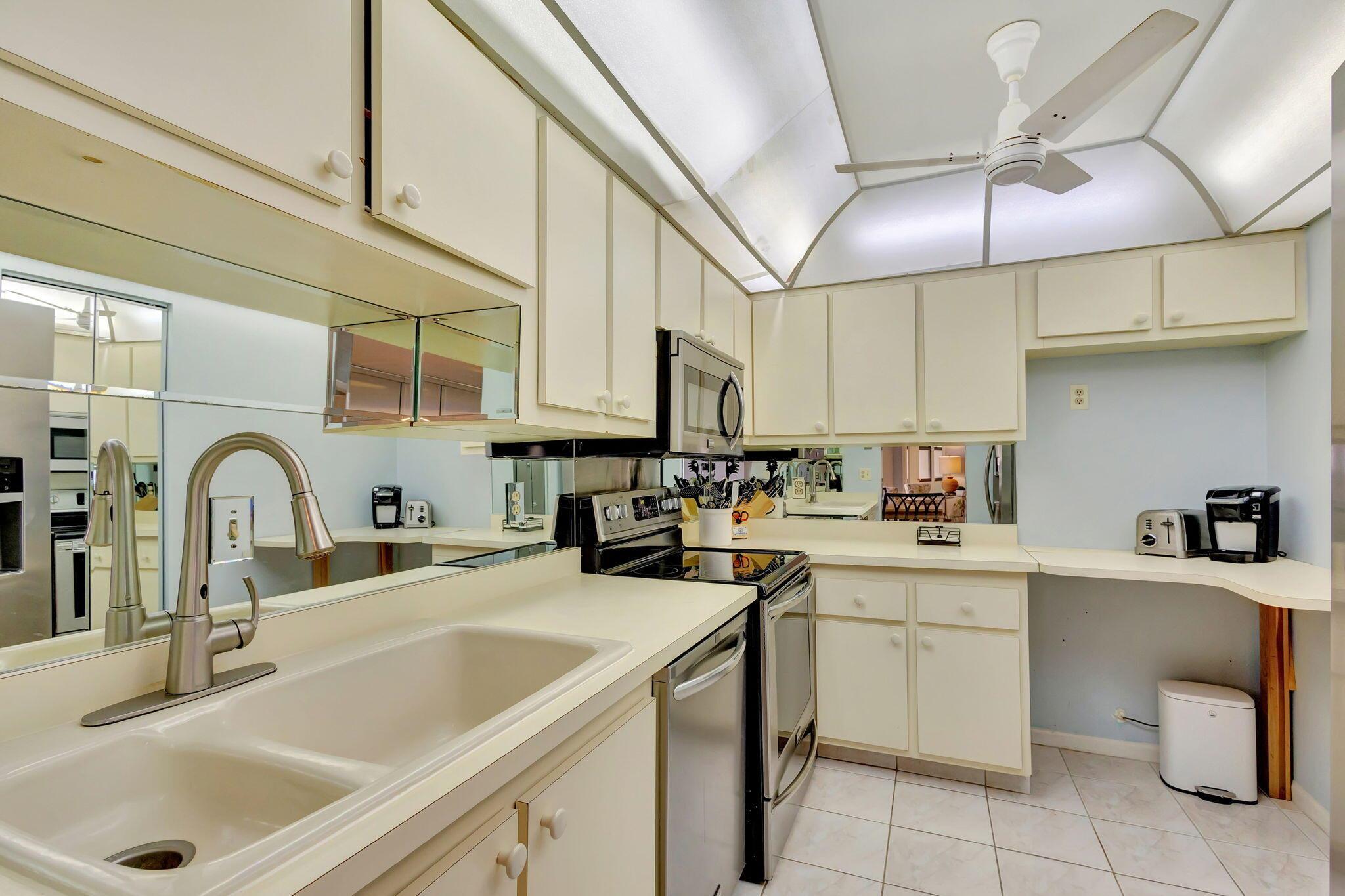 PHOENIX TOWERS CONDO - Residential Lease