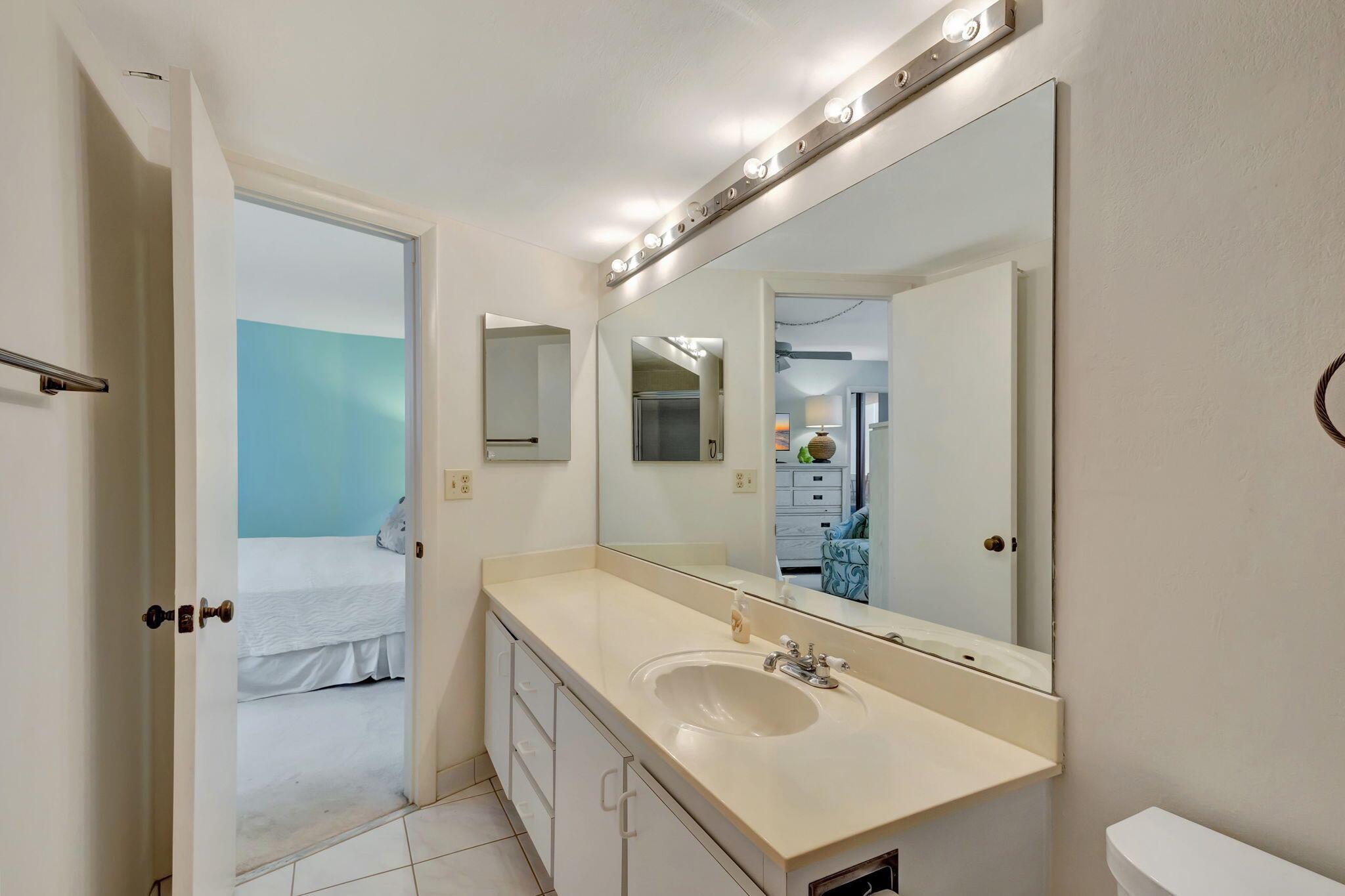 PHOENIX TOWERS CONDO - Residential Lease