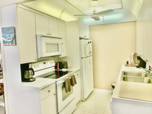 CORNWALL AT CENTURY VILLAGE CONDO - Residential Lease