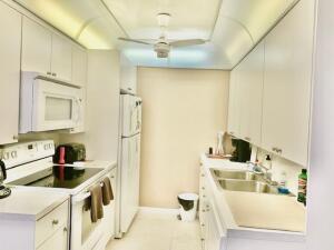 CORNWALL AT CENTURY VILLAGE CONDO - Residential Lease