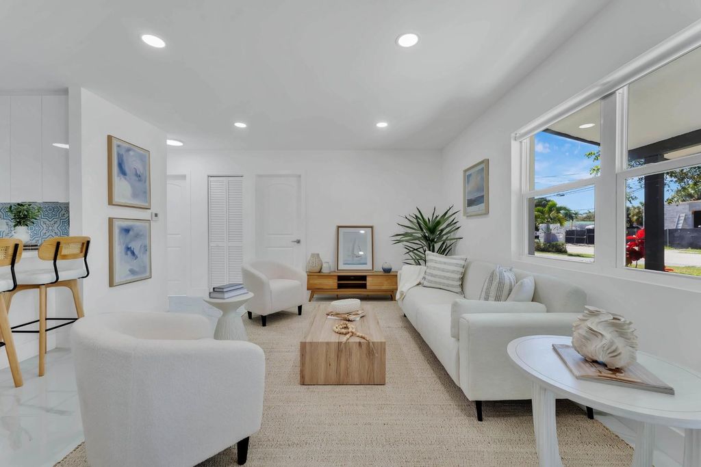 Photo of 3560 NE 13th Avenue, Oakland Park, FL 33334 (MLS # F10503709)