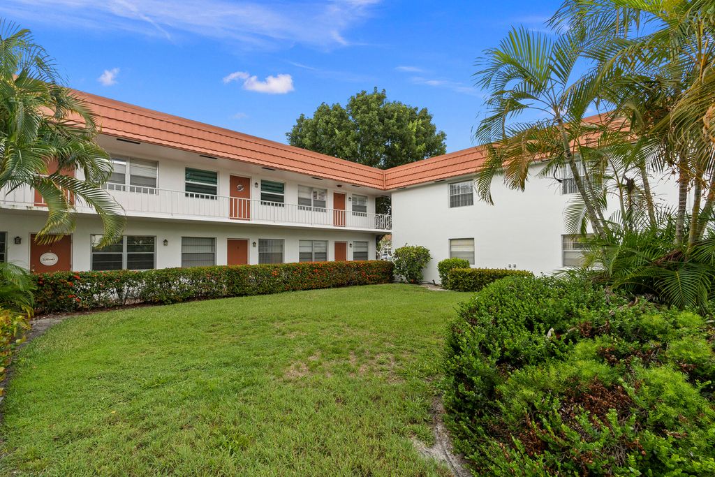 Photo of 2600 SE Ocean Blvd #B-5, Stuart, FL 34996 (MLS # R10940466)