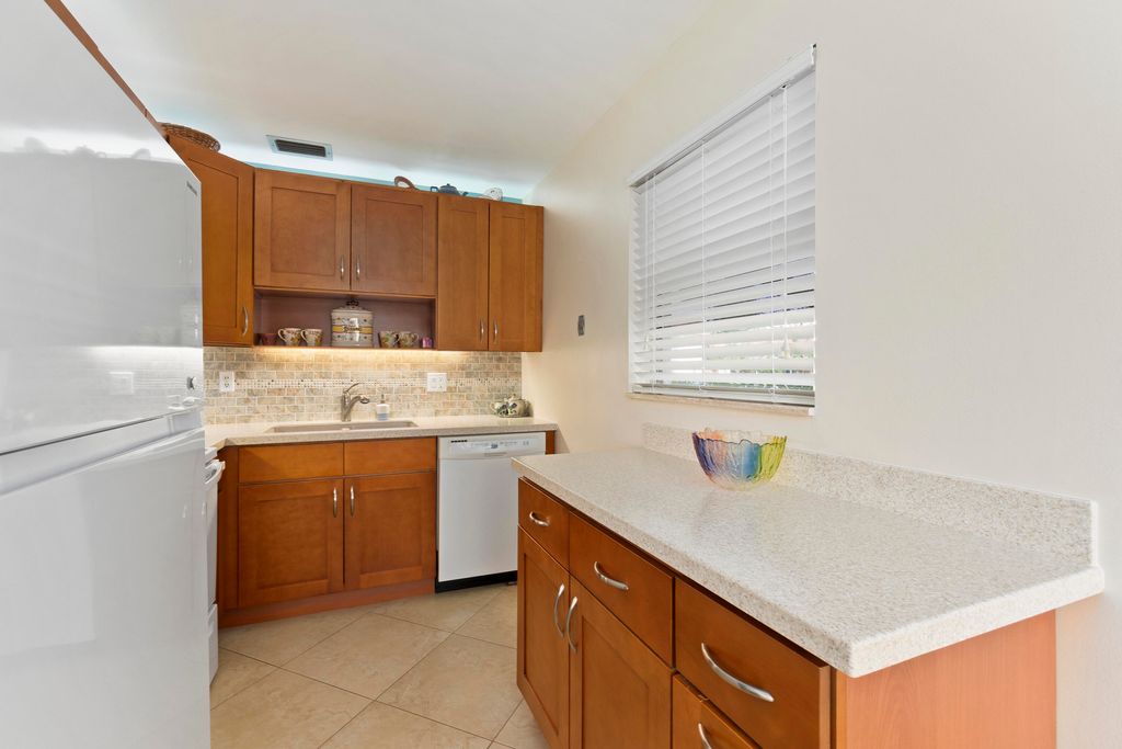 Photo of 2600 SE Ocean Blvd #B-5, Stuart, FL 34996 (MLS # R10940466)