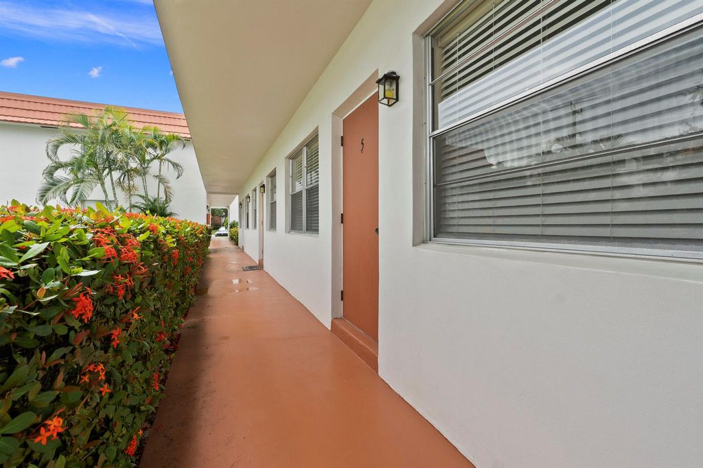 Photo of 2600 SE Ocean Blvd #B-5, Stuart, FL 34996 (MLS # R10940466)