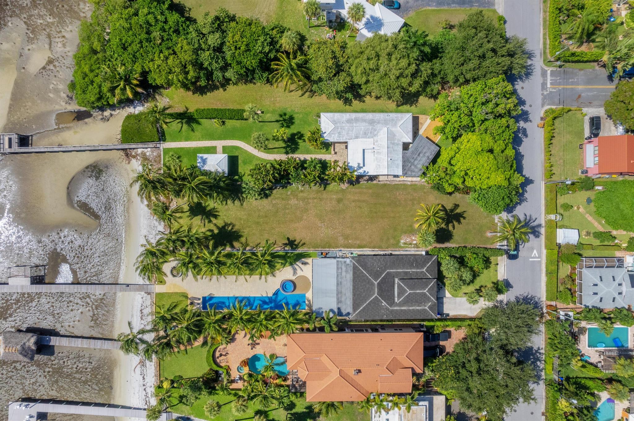 826 S Lakeside Drive, Lake Worth Beach, FL, 33460/$1,899,000 2 826 S Lakeside Drive