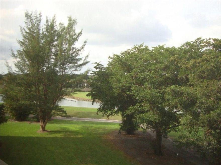 LARGE! FURNISHED SPLIT BEDROOM!  EXTRA LARGE SCREENED IN TERRACE TO ENJOY THE GOLF VIEW!  ALL ROOMS OPEN OUT ONTO THE TERRACE!  WASHER/DRYER IN UNIT!  CARPET & TILE FLOORS.  ASSOCIATION SAYS +55 , 20% DOWN, 55K INCOME, 6 MOS MAINT IN ESCROW, CAN RENT AFTER FIRST YEAR.  INCLUDED IN MAINTENANCE IS WATER, PEST CONTROL, INSURANCE, TV CABLE, & CULTURAL CENTER WHICH OFFERS:  TENNIS, HEATED POOLS, BILLIARDS, BOWLING, GYM, ACTIVITIES, AND MORE!!  YOU WILL LOVE LIVING HERE!