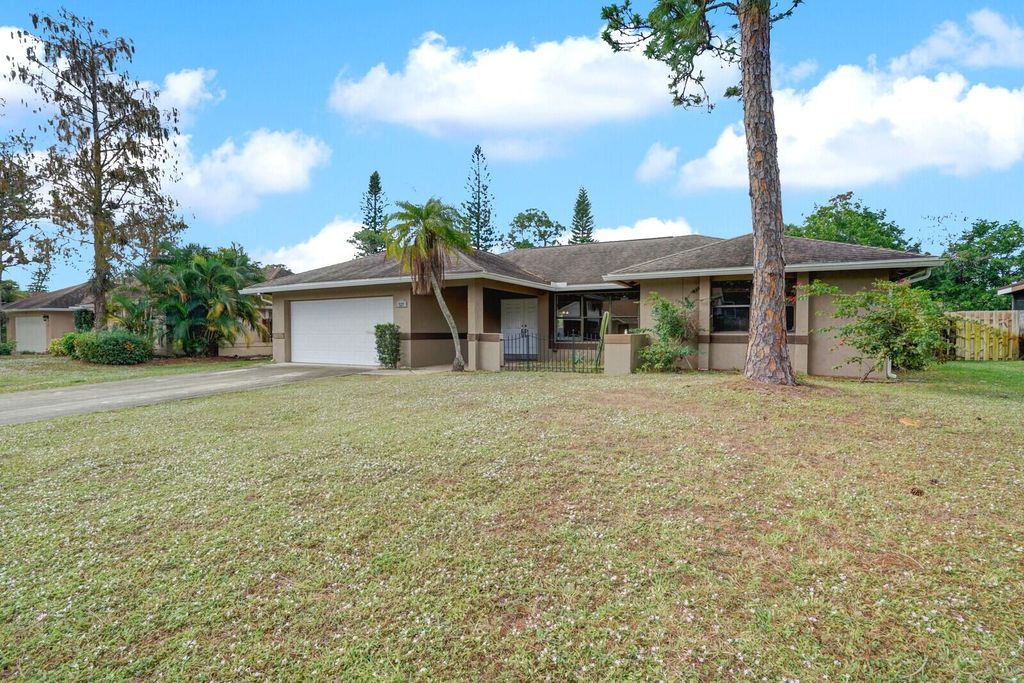 Photo of 527 Indigo Avenue, Wellington, FL 33414 (MLS # R11045954)