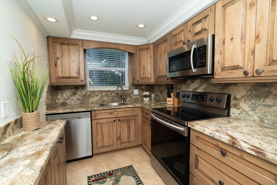 2731 NE 14th Street Causeway 118