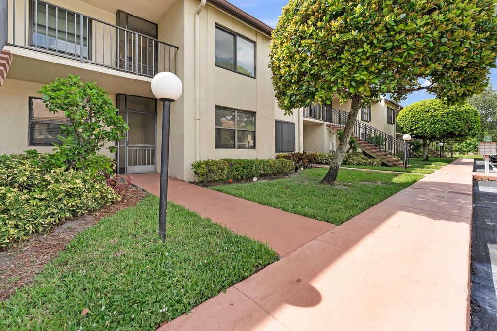 Photo of 7843 Willow Spring Drive #612, Lake Worth, FL 33467 (MLS # F10542770)